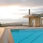 Modern Luxury With Pool, Just 5min To Sea Kalamata