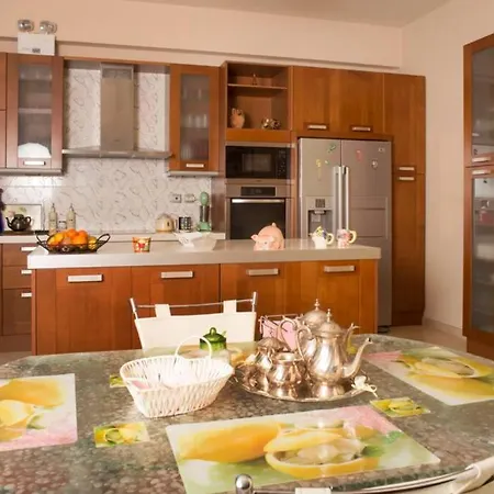 Vila Modern Luxury With Pool, Just 5min To Sea Kalamata