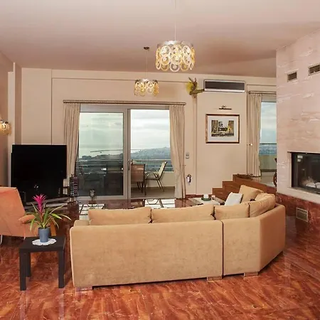 Modern Luxury With Pool, Just 5min To Sea Calamata
