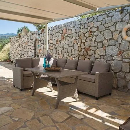 Modern Luxury With Pool, Just 5min To Sea *