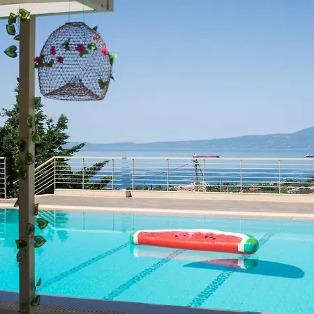 Modern Luxury With Pool, Just 5min To Sea *