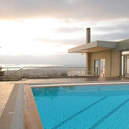 Modern Luxury With Pool, Just 5min To Sea Kalamata