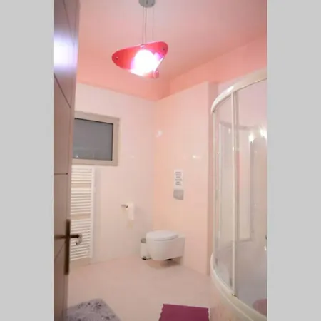 Modern Luxury With Pool, Just 5min To Sea Villa *