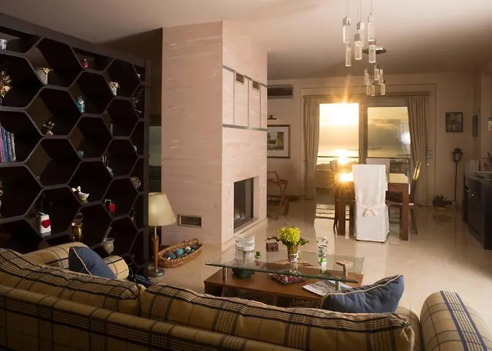 Modern Luxury With Pool, Just 5min To Sea * 칼라마타
