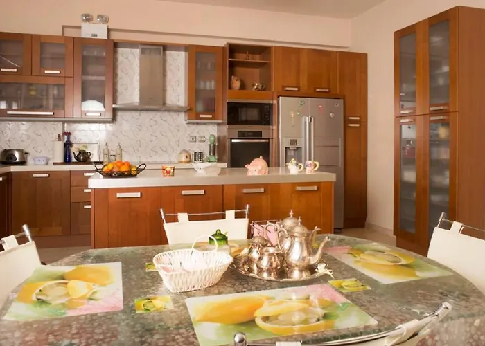 Villa Modern Luxury With Pool, Just 5min To Sea Calamata