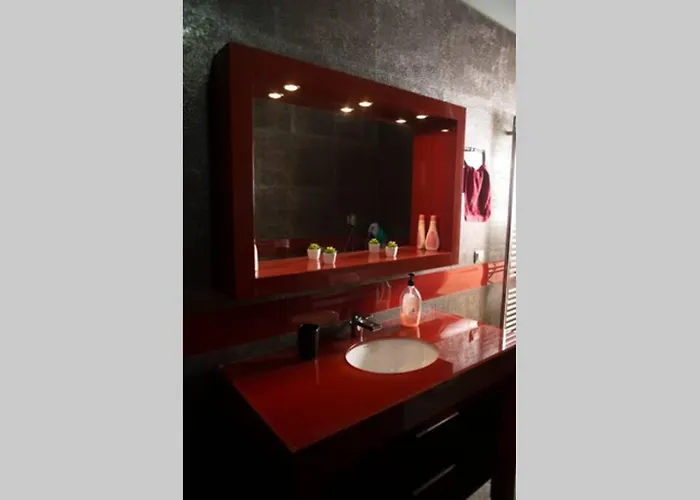 빌라 Modern Luxury With Pool, Just 5min To Sea 칼라마타